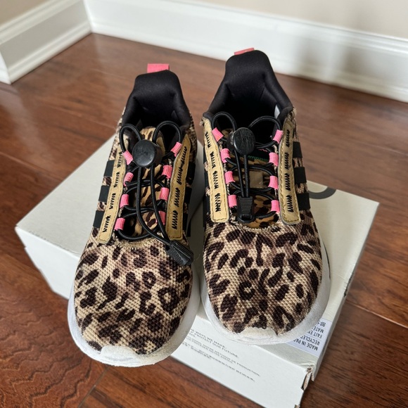 Adidas leopard Racer TR21 sneakers, size 2, barely worn - Picture 3 of 9